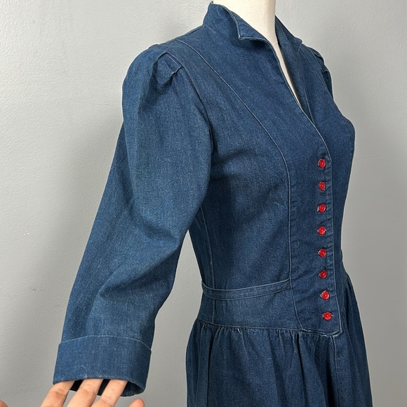 Vintage Soft Blue Denim Button Down Front V-neck drop basque waist belted - Picture 9 of 14
